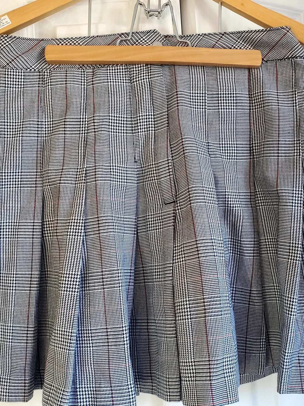 H&M Divided Plaid Pleated Skirt – Black White – Size 8 / EUR 40 - Picture 7 of 11